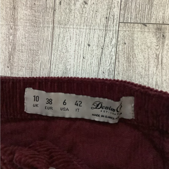 Burgundy corduroy skirt - Picture 3 of 3